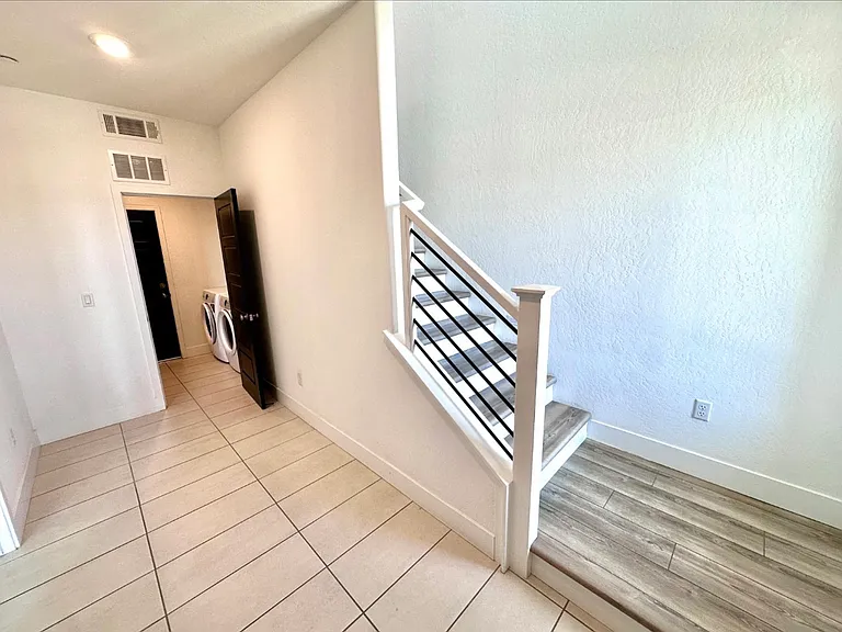 478 W Mahogany Ln — Photo 3