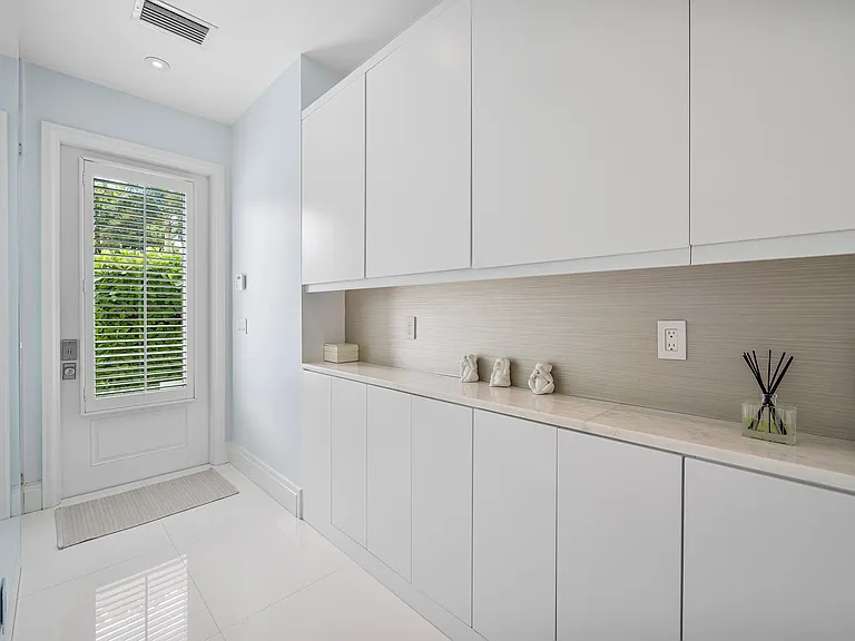 106 Beachway Dr — Photo 16