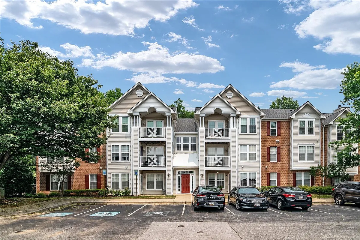 Building Photo - 2452 Apple Blossom Ln #303