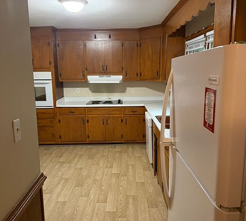 4th image of 12551 Parker Ln