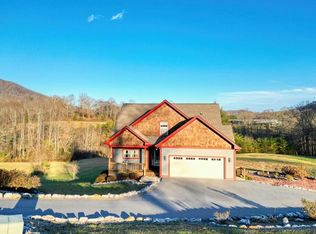 44 Pikes Hl, Young Harris, GA 30582