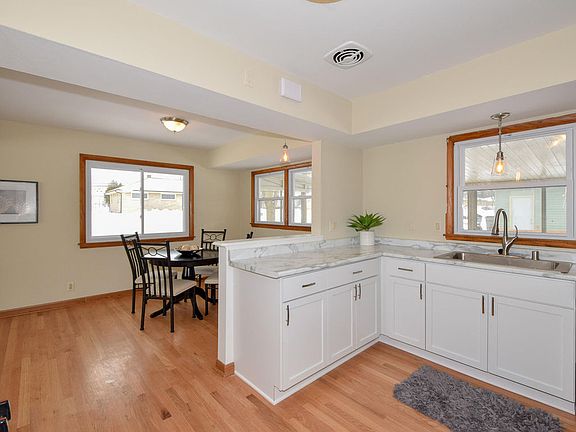 5th image of 8101 W Kiehnau Ave