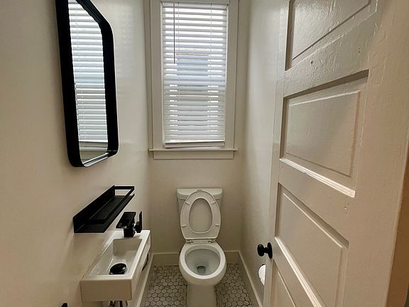 5th image of 25 Hoff St #35