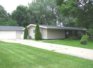605 E 5th St, West Liberty, IA 52776