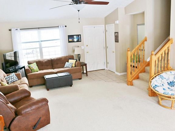 3rd image of 1622 Meadowlark Ln