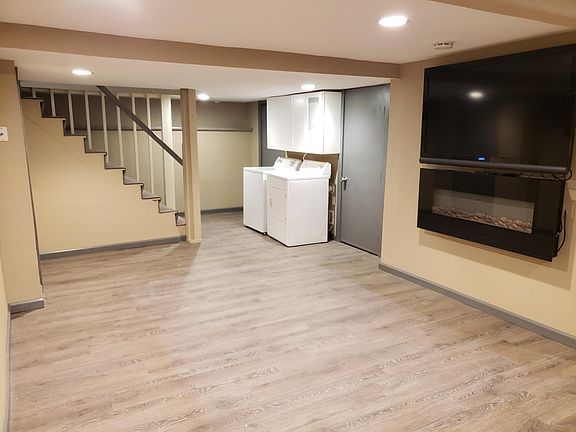 2nd image of 68 Hawthorne Way #B