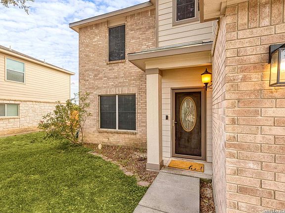 3rd image of 12518 Carriage Blvd