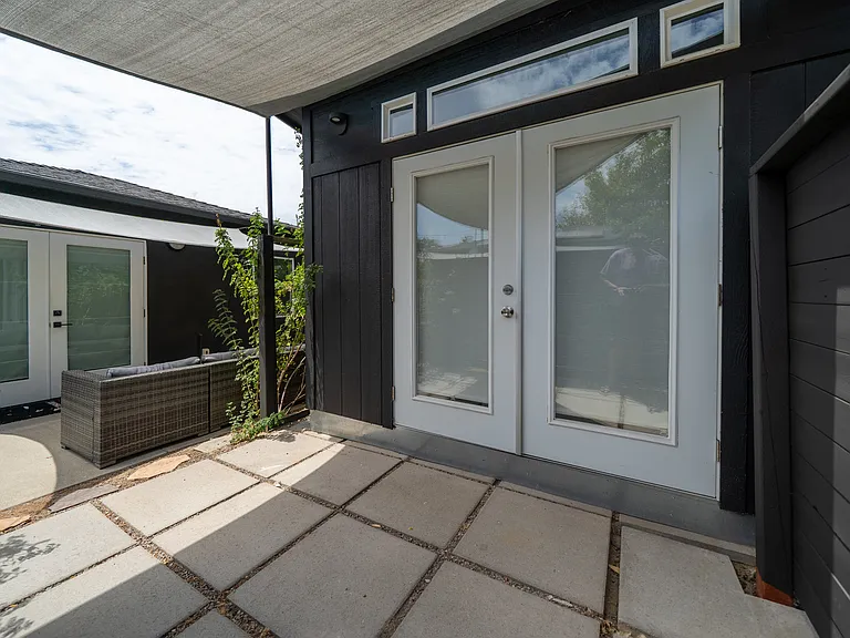 2540 1/2 Commonwealth Ave — Photo 23