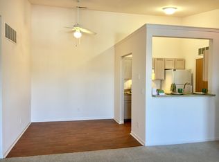 15725 Goddard Rd APT 201, Southgate, MI 48195