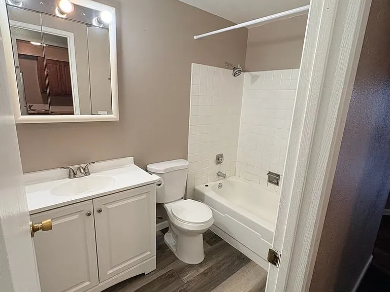 1318 W Mallon Ave — Photo 9