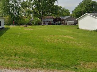 221 E Adams St, Auburn, IL 62615