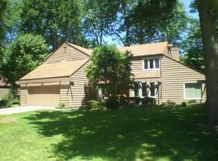 32564 Spinnaker Dr, Avon Lake, OH 44012
