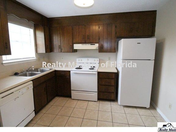 5th image of 4927 Yacht Harbour Dr #0