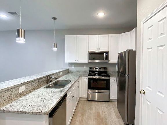 3rd image of 6910 Crestway Dr #4