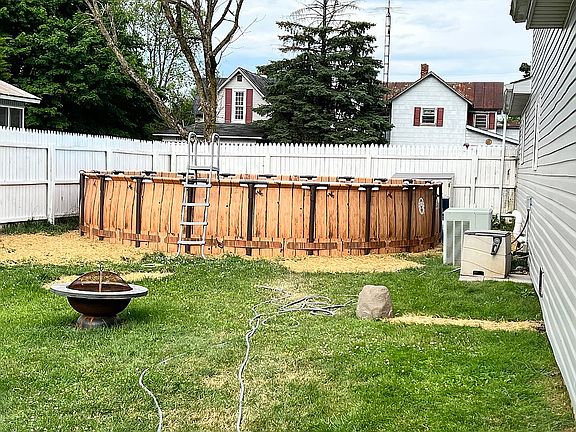 22' pool in fenced yard