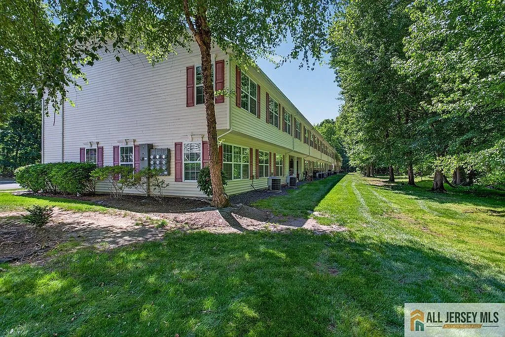 2 bed, 2.5 bath, 1186 sqft, $2,750 — Photo 3
