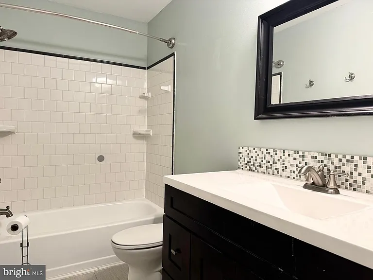 3302 Aquia Dr — Photo 4