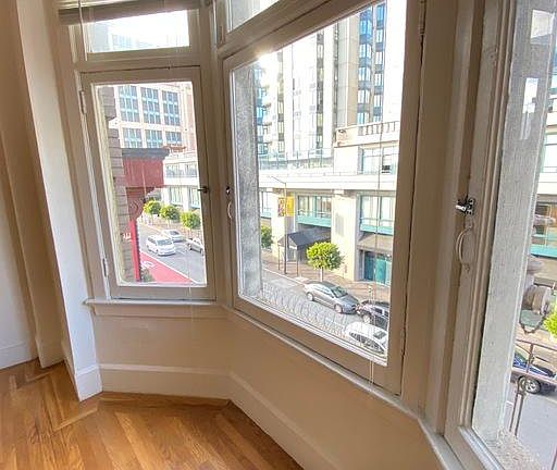 3rd image of 138 Hyde St #119fa70f5