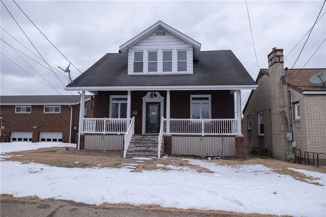 913 Hill St photo 1