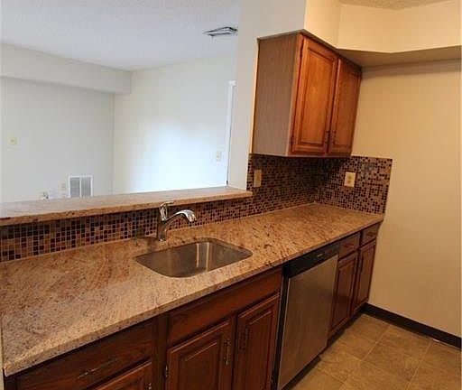 4th image of 805 Aspen Dr