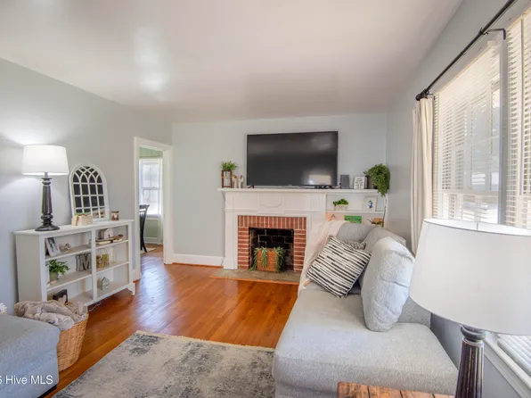 302 S Poplar Street, Hobgood, NC 27843