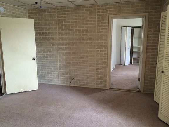 5th image of 130 Cedar Ln