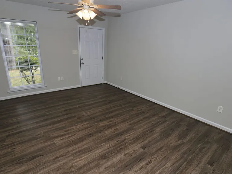 105 Cooper Cir — Photo 15