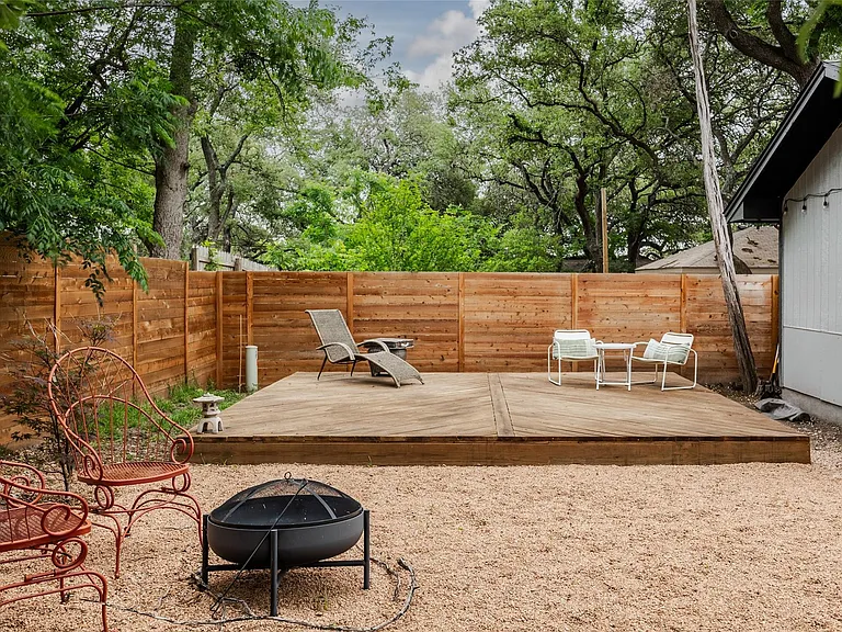 904 Acorn Oaks Dr — Photo 30