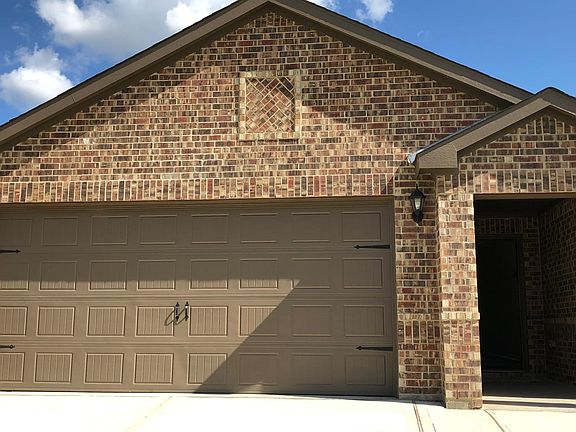 3rd image of 825 Serena Dr