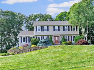 90 Chamberlain Dr, Shelton, CT 06484