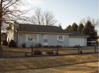 204 Beachwood Dr, Grand Island, NE 68803