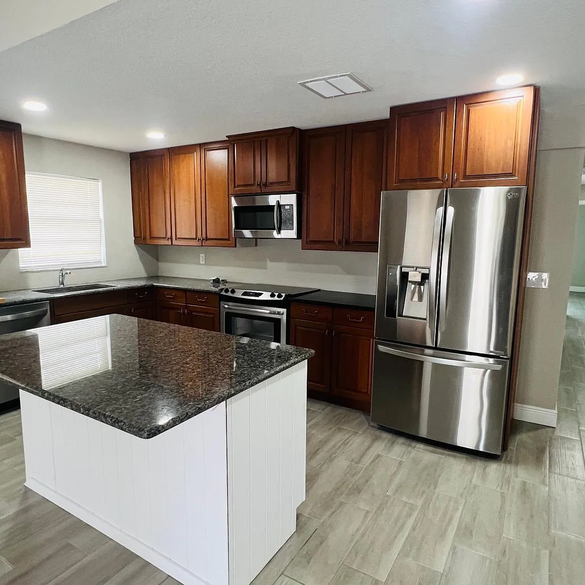 115 Avenida De Bahia — Photo 2