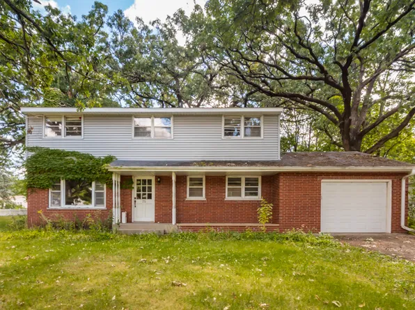 75 S Oak St, Crystal Lake, IL 60014