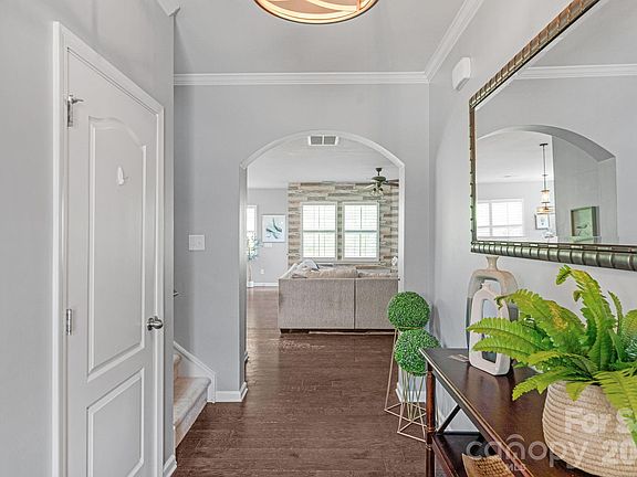 5th image of 5000 Lily Pond Cir