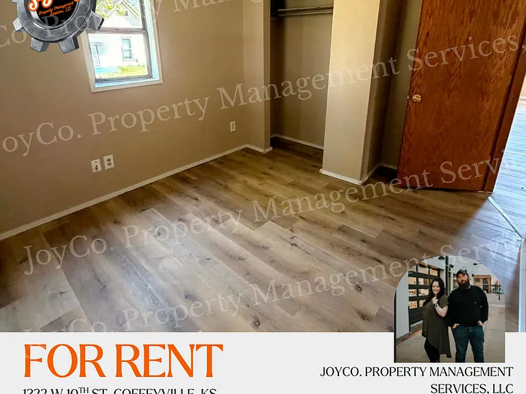 1322 W 10th St — Photo 14