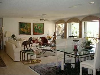 2nd image of 1131 W Cypress Dr