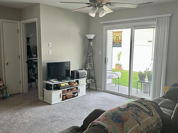 3rd image of 255 Magnolia Dr