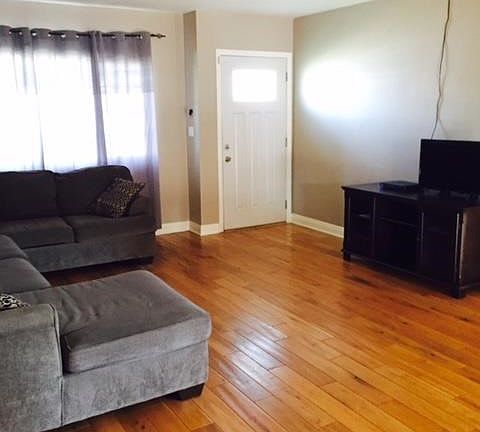 2nd image of 5690 Orizaba Ave