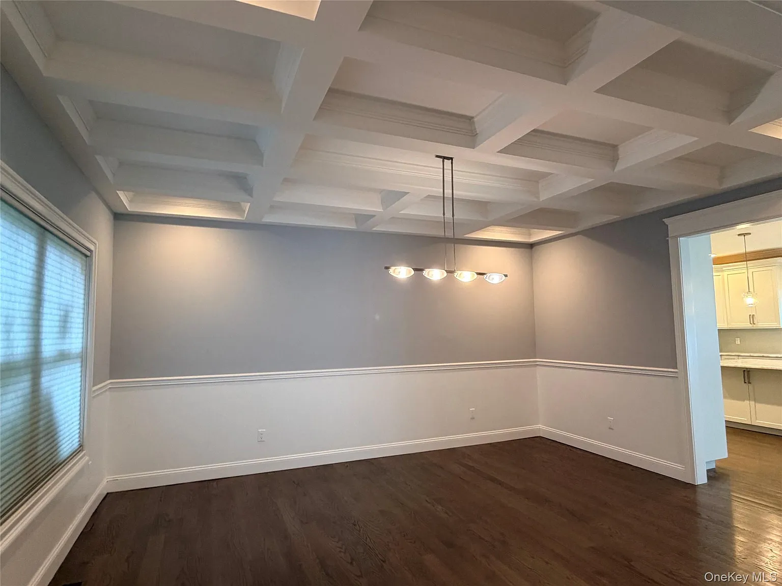 5 bed, 4.5 bath, 4000 sqft, $9,600 — Photo 4