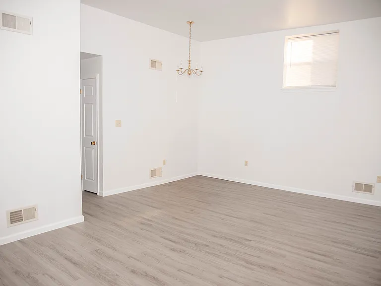 33 E Park St — Photo 22