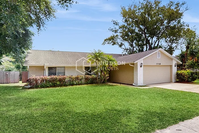 7719 Clubhouse Estates Dr — Photo 4