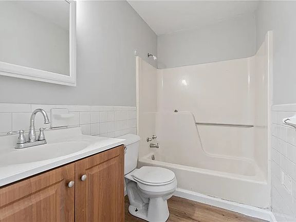 5th image of 2510 Arkansas Ave #B