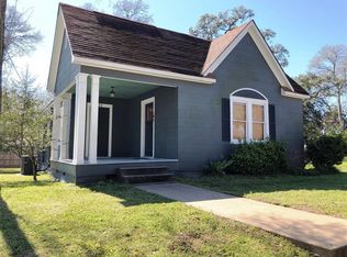 23 W Glenn St, Bellville, TX 77418