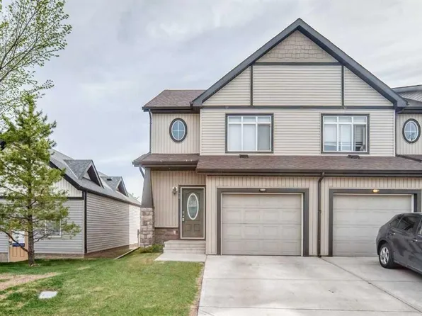 76 SW Copperpond Lndg SE, Calgary, AB T2Z 1G6