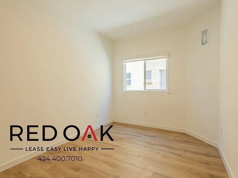 2204 7th Ave #103 — Photo 6