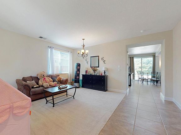 4th image of 588 Mazzolo Dr