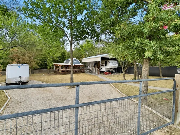 165 Waterfront Row, Quitman, TX 75783