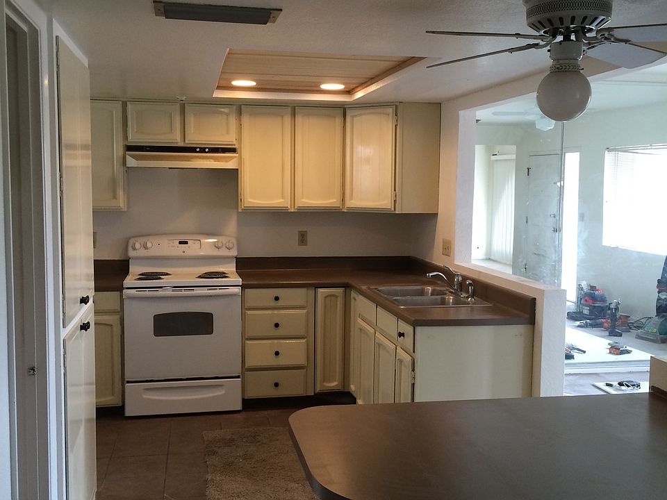 2nd image of 3224 S Ventura Dr