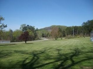 160 Sandburg Rd, Union Grove, NC 28689