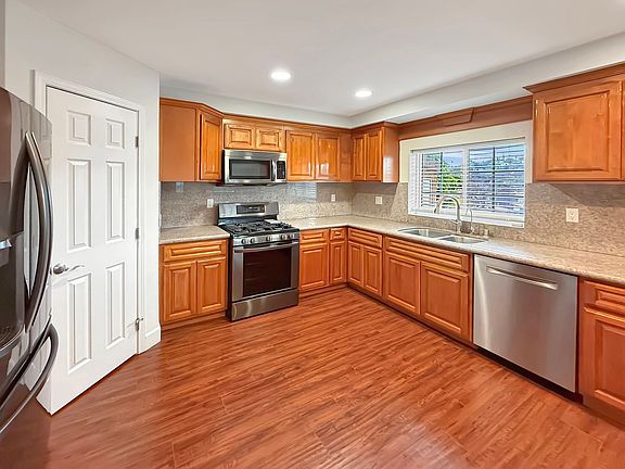5th image of 6559 Brooklyn Ave